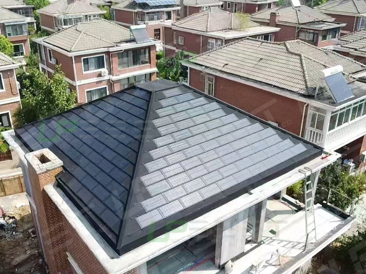 the integration of solar panels with traditional roofs